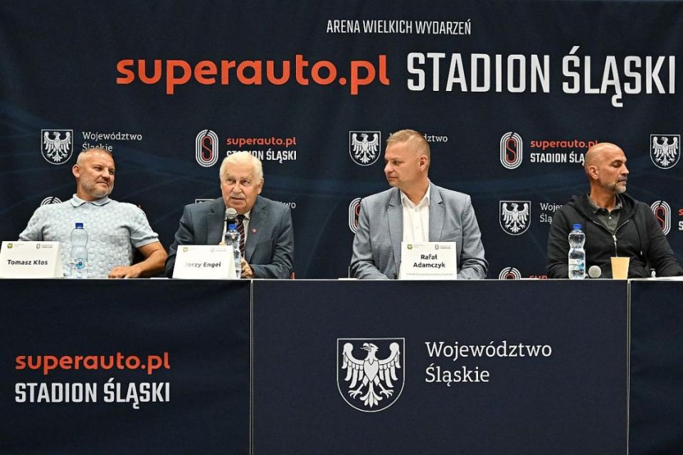 40 piłkarskich legend w meczu na Superauto.pl Stadionie Śląskim - galeria