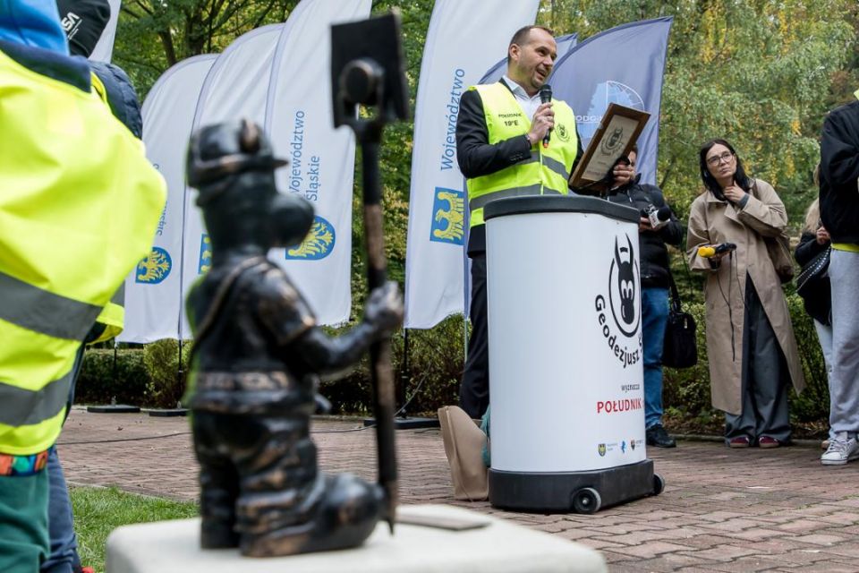 Bebok Geodezjusz wyznaczył Południk 19°E - galeria