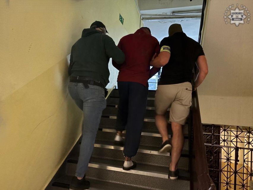 Dwóch mężczyzn zatrzymanych za kradzieże metodą na pracowników administracji - galeria