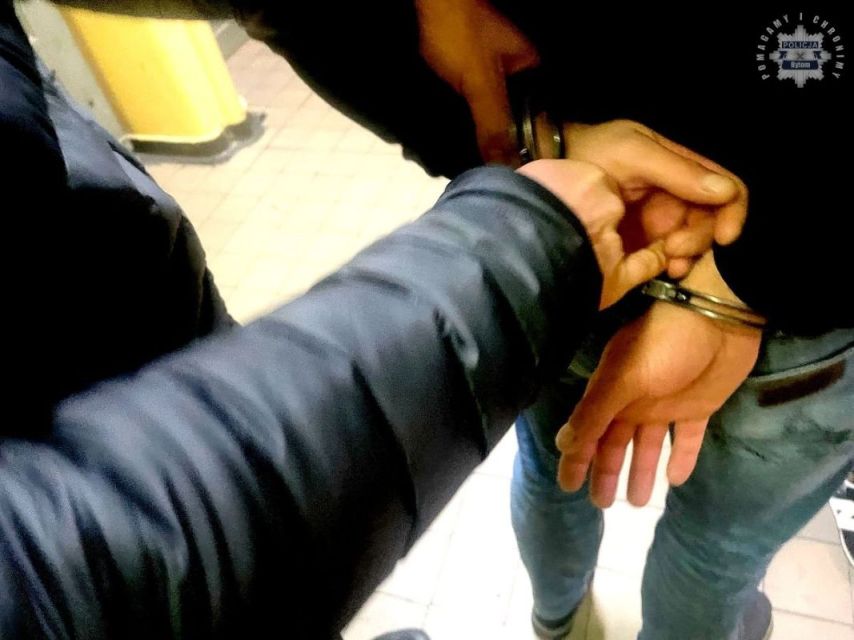 Policjanci z Katowic i Bytomia udaremnili przemyt 24 kg narkotyków - galeria