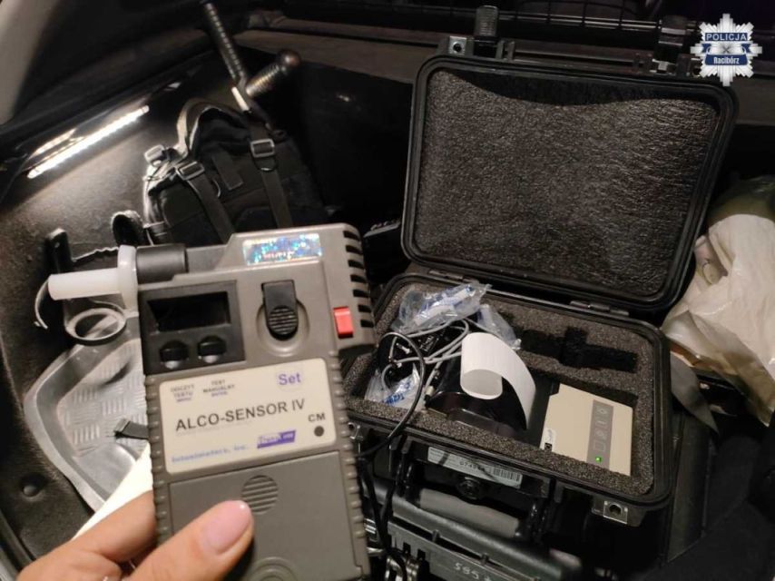 Bez uprawnień i pod wpływem alkoholu. Kierowca zatrzymany przez czujnego świadka - galeria