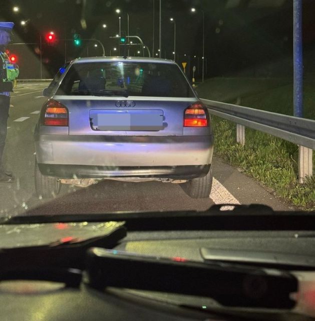 40-latek z czterema zakazami i alkoholem za kierownicą - galeria