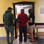 Dwóch mężczyzn zatrzymanych za kradzieże metodą na pracowników administracji - galeria