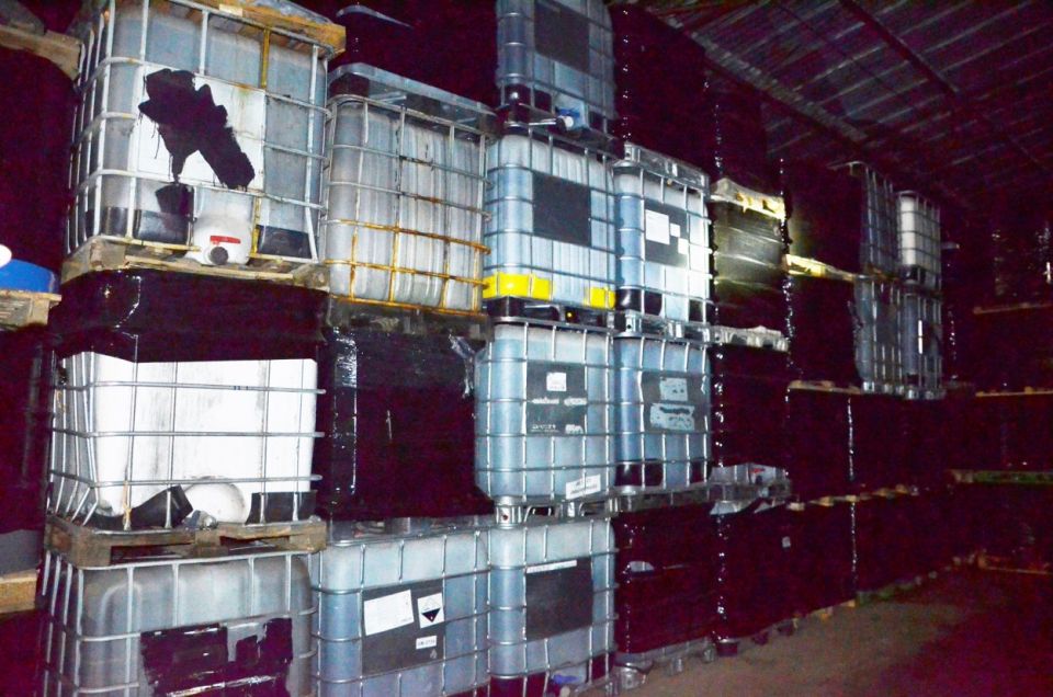 Mafia śmieciowa oskarżona! 5300 ton odpadów i straty na 54 miliony zł - galeria