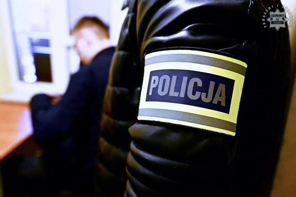 Korupcja w służbie zdrowia - lekarz zatrzymany z amunicją i gotówką - galeria