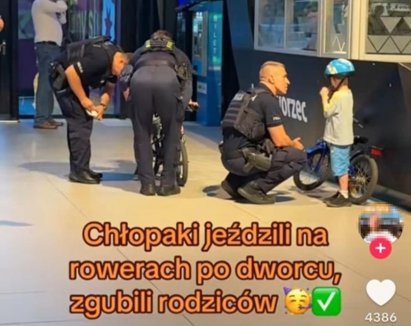 Chłopcy na rowerkach bez opieki. Policja i mieszkanka Katowic zareagowali wzorowo - galeria