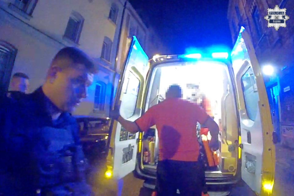 Policjanci z Katowic uratowali życie młodego mężczyzny - galeria