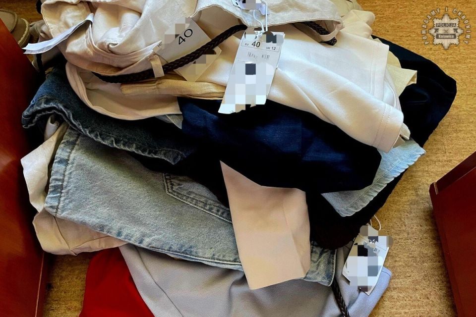 Narkotyki i kradzione ubrania w aucie! Wpadka 31-letniego złodzieja w Katowicach - galeria