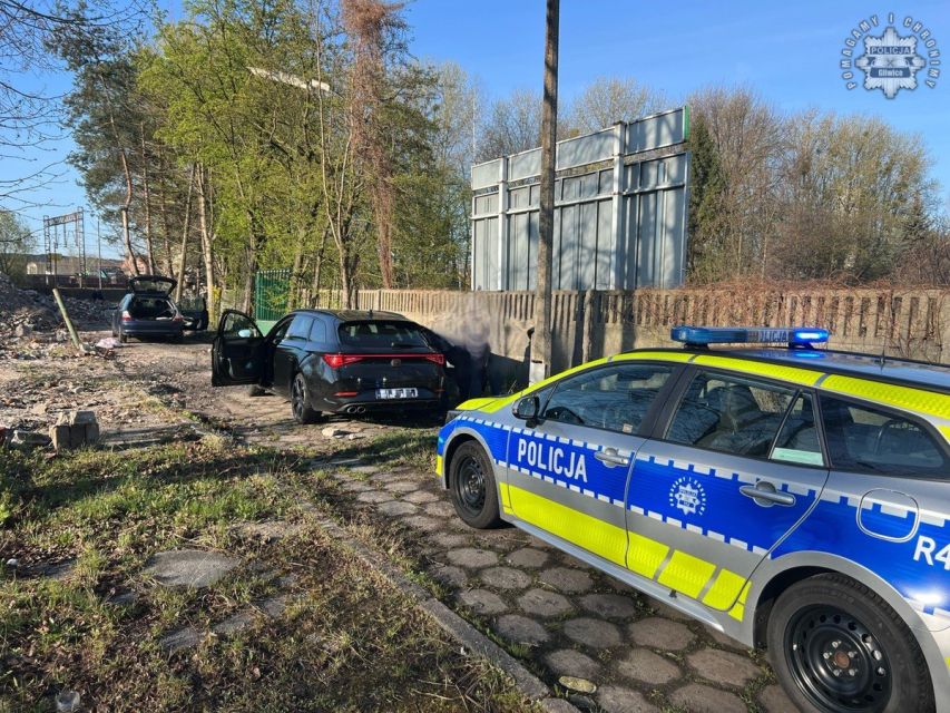 Pościg na autostradzie A1. Ucieczka przed policją zakończona kolizją. - galeria