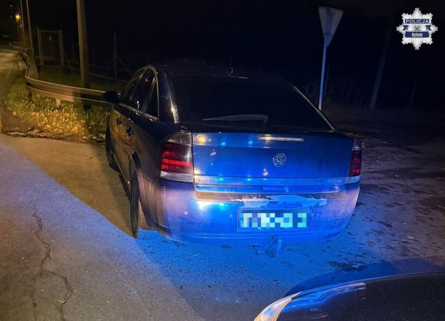 21-latek złamał sądowy zakaz prowadzenia auta, w aucie był poszukiwany 17-latek - galeria