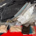 Narkotyki, broń i aresztowania – spektakularna akcja policji przeciw pseudokibicom! [FOTO] - galeria