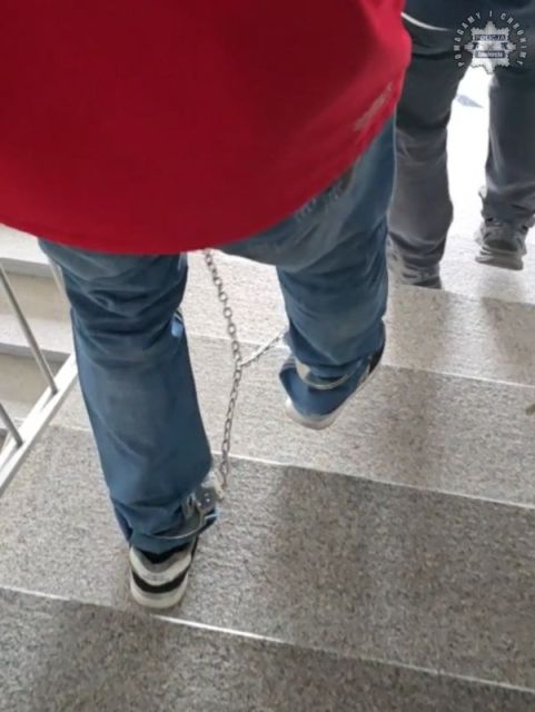 Dramat na ulicy Zaparkowej. Mężczyzna ugodzony nożem! - galeria