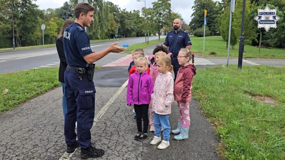 „Jesteś kierowcą na medal” – dzieci i policjanci przypomnieli o bezpieczeństwie - galeria