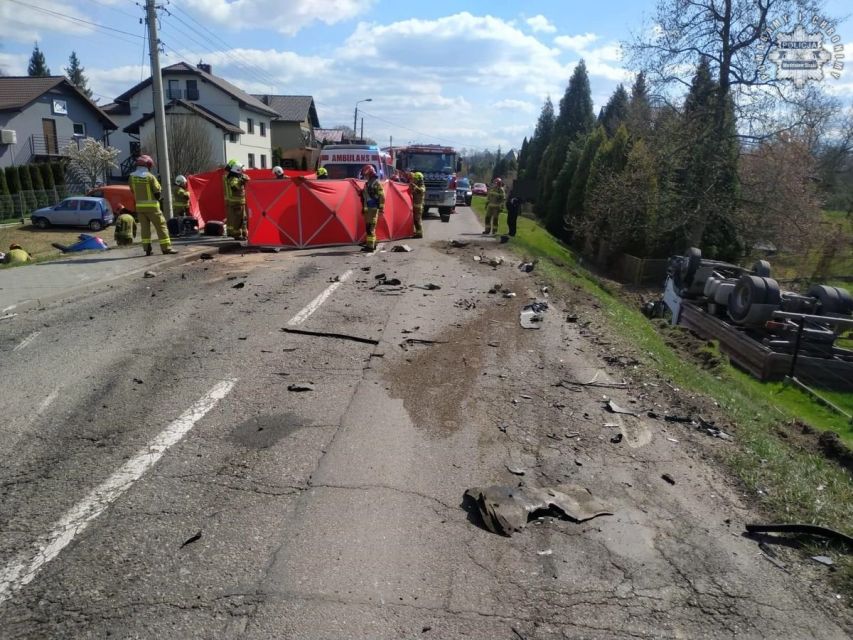 Tragedia na Raciborskiej w Rogowie. 32-letni kierowca nie przeżył - galeria