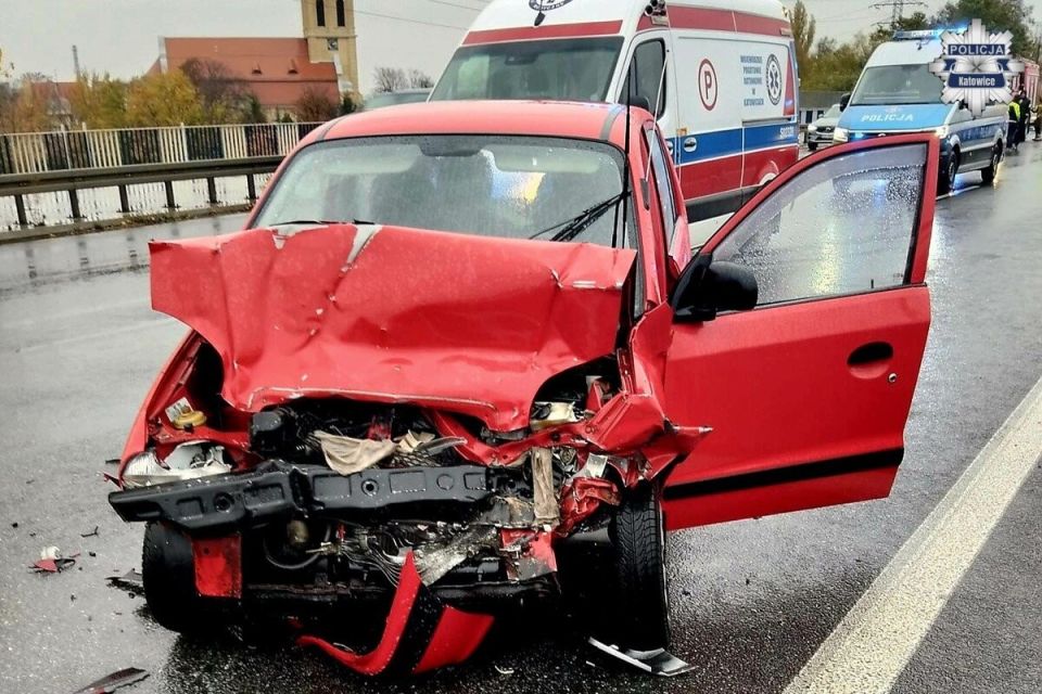 Groźny karambol na Alei Roździeńskiego – policja apeluje o ostrożność - galeria