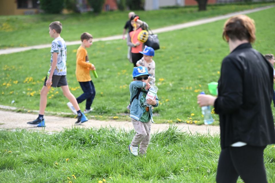 Śmigus-Dyngus w Chorzowie jak za dawnych lat! Wodne bitwy przyciągnęły tłumy - galeria