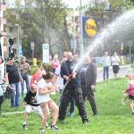 Śmigus-Dyngus w Chorzowie jak za dawnych lat! Wodne bitwy przyciągnęły tłumy - galeria