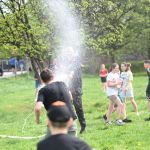 Śmigus-Dyngus w Chorzowie jak za dawnych lat! Wodne bitwy przyciągnęły tłumy - galeria