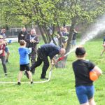 Śmigus-Dyngus w Chorzowie jak za dawnych lat! Wodne bitwy przyciągnęły tłumy - galeria