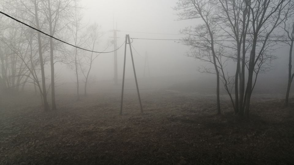 Uwaga kierowcy! Trudne warunki na drogach - oblodzenie i mgła, która może pojawić się znów wieczorem - galeria