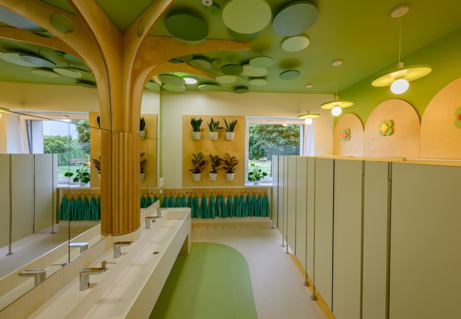 Akcja Tron: Przedszkole w Ożarowicach zmienia swoje toalety dzięki dzieciom! - galeria