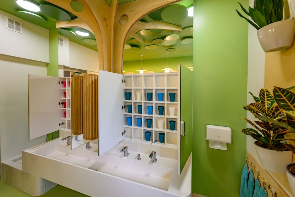 Akcja Tron: Przedszkole w Ożarowicach zmienia swoje toalety dzięki dzieciom! - galeria