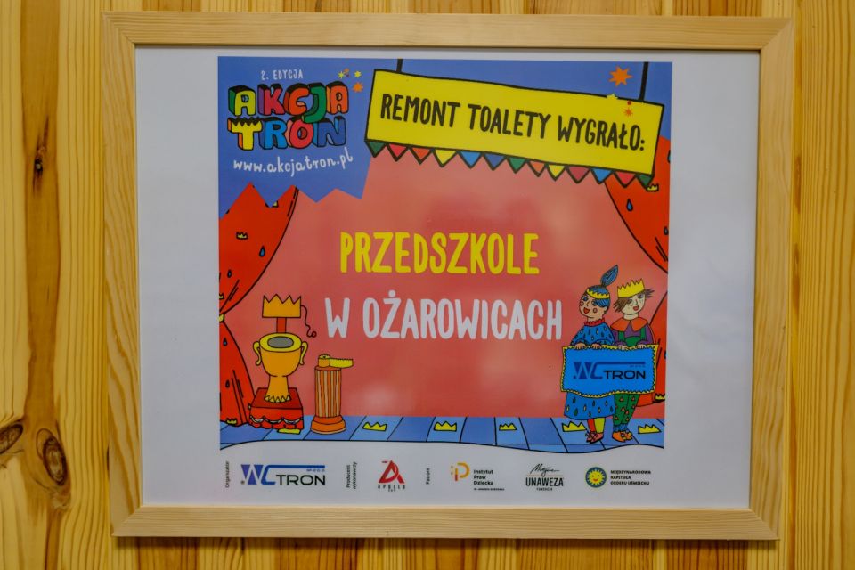 Akcja Tron: Przedszkole w Ożarowicach zmienia swoje toalety dzięki dzieciom! - galeria