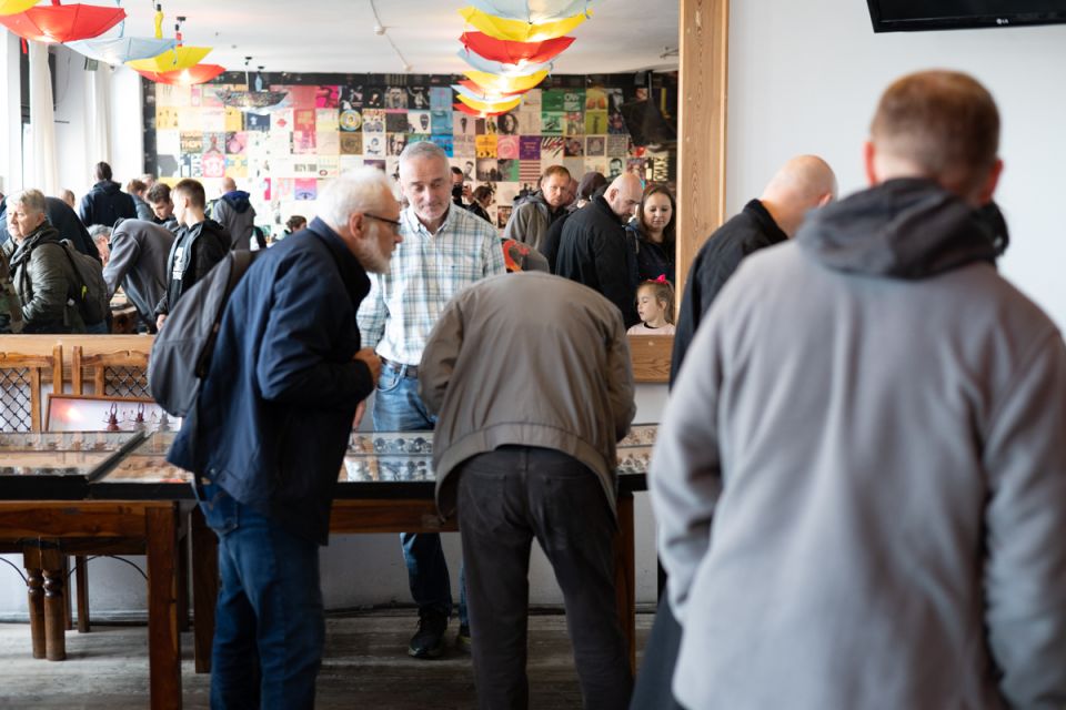 Modliszki, motyle i pasjonaci - Za nami II Międzynarodowy Dzień Wymiany Owadów i Targi Entomologiczne w Muzeum Górnośląskim w Bytomiu [FOTO] - galeria
