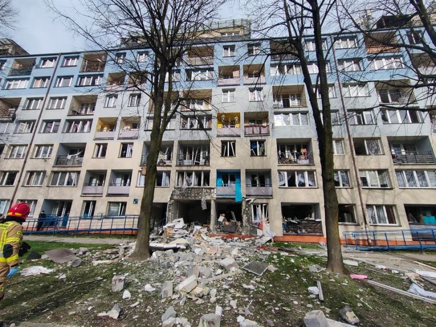 Wybuch gazu na ul. Darwina w Tychach. 13 osób zostało poszkodowanych! - galeria