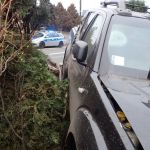 Rybnik: Pijany 35-latek wjechał w ogrodzenie posesji. Po wszystkim uciekł pieszo z miejsca zdarzenia. - galeria