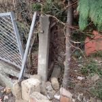 Rybnik: Pijany 35-latek wjechał w ogrodzenie posesji. Po wszystkim uciekł pieszo z miejsca zdarzenia. - galeria