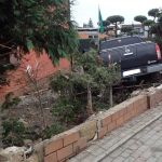 Rybnik: Pijany 35-latek wjechał w ogrodzenie posesji. Po wszystkim uciekł pieszo z miejsca zdarzenia. - galeria